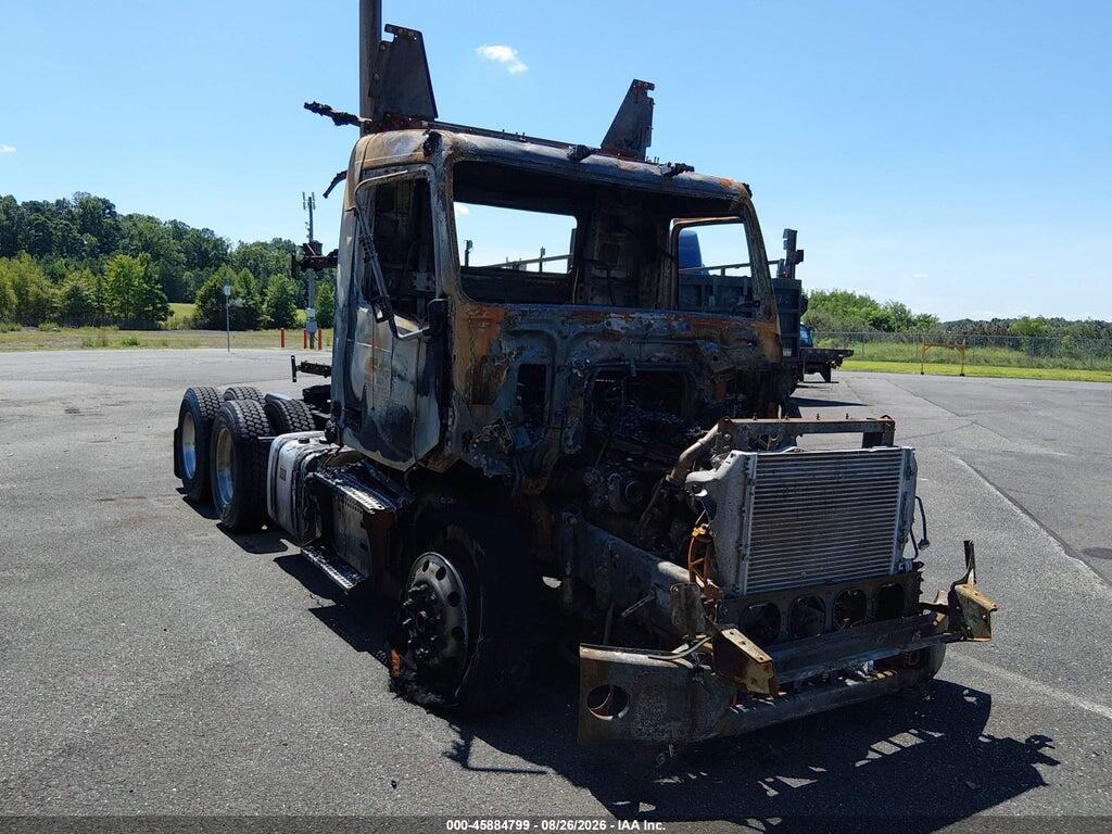 2020 VOLVO VNR 4V4WC9EG4LN266693