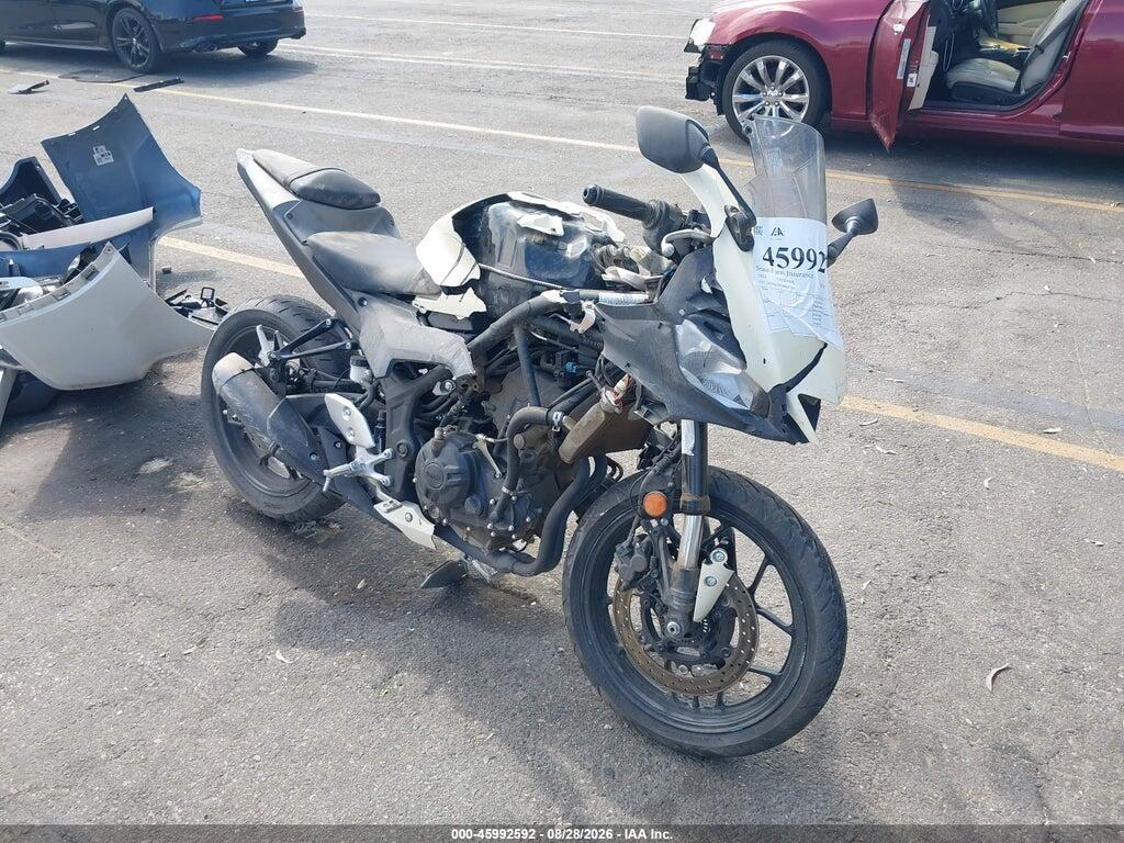 2024 YAMAHA YZFR3 MH3RH18Y8RK015963