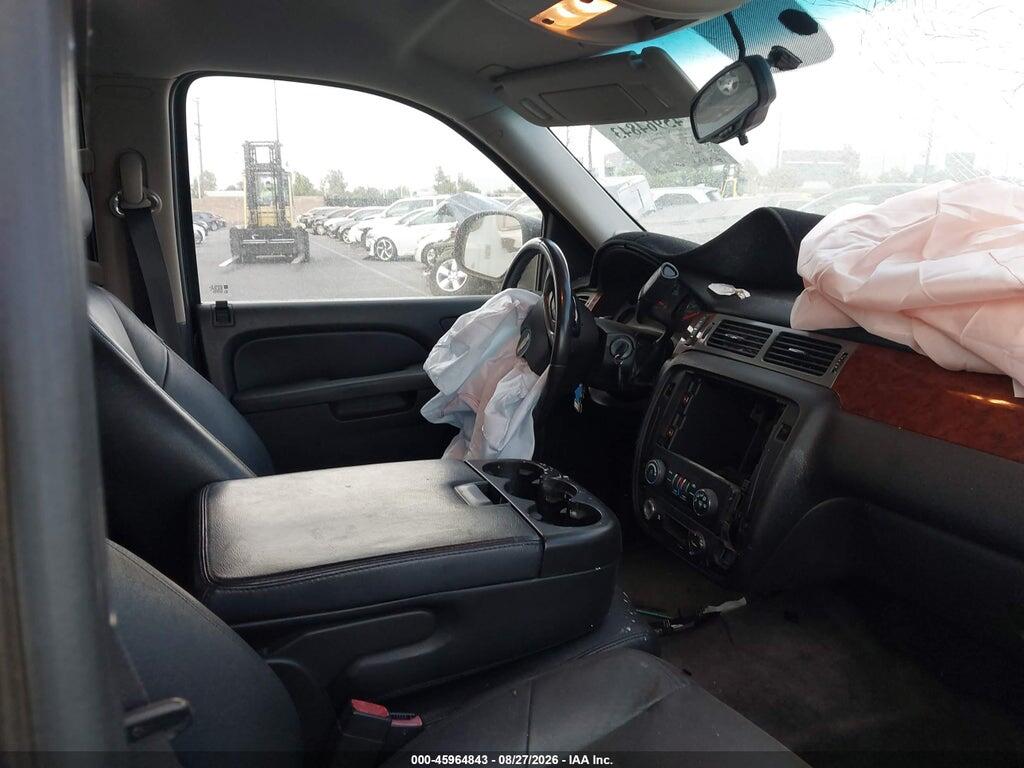 1GNSCHE01BR262509 2011 CHEVROLET SUBURBAN 1500 photo no. 5
