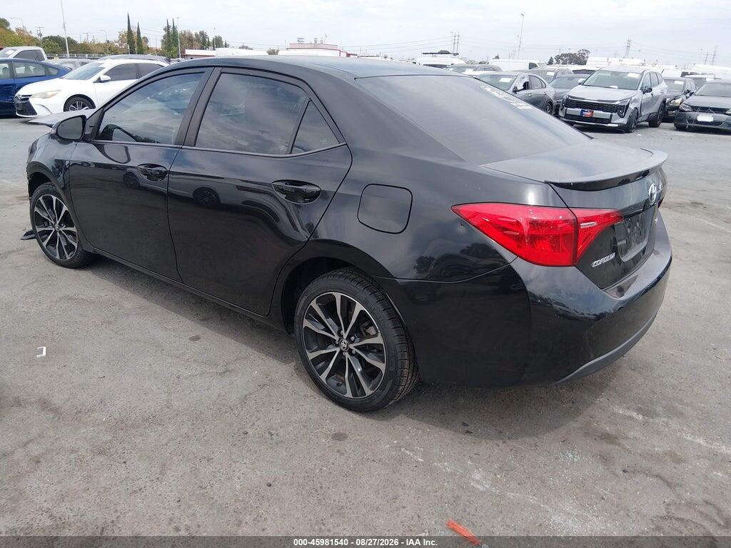 5YFBURHE2JP827023 2018 TOYOTA COROLLA photo no. 3