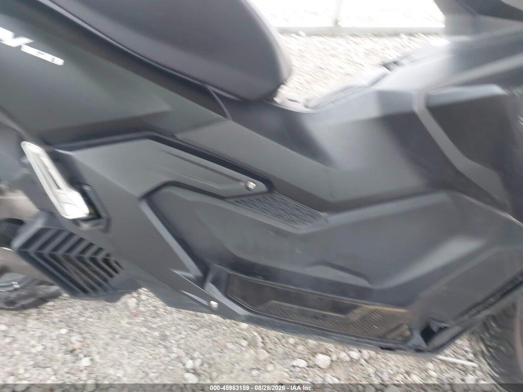 MLHKF5459S5101406 2025 HONDA ADV160 photo no. 8