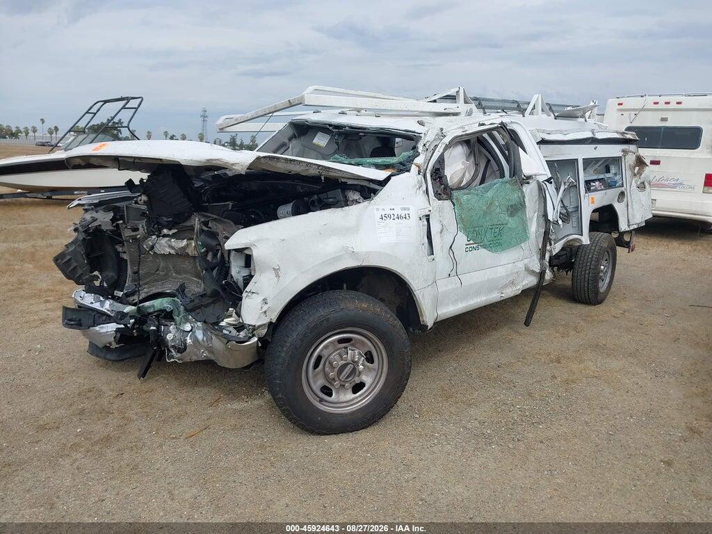 1FD8X3E6XNED47516 2022 FORD F-350 CHASSIS photo no. 2