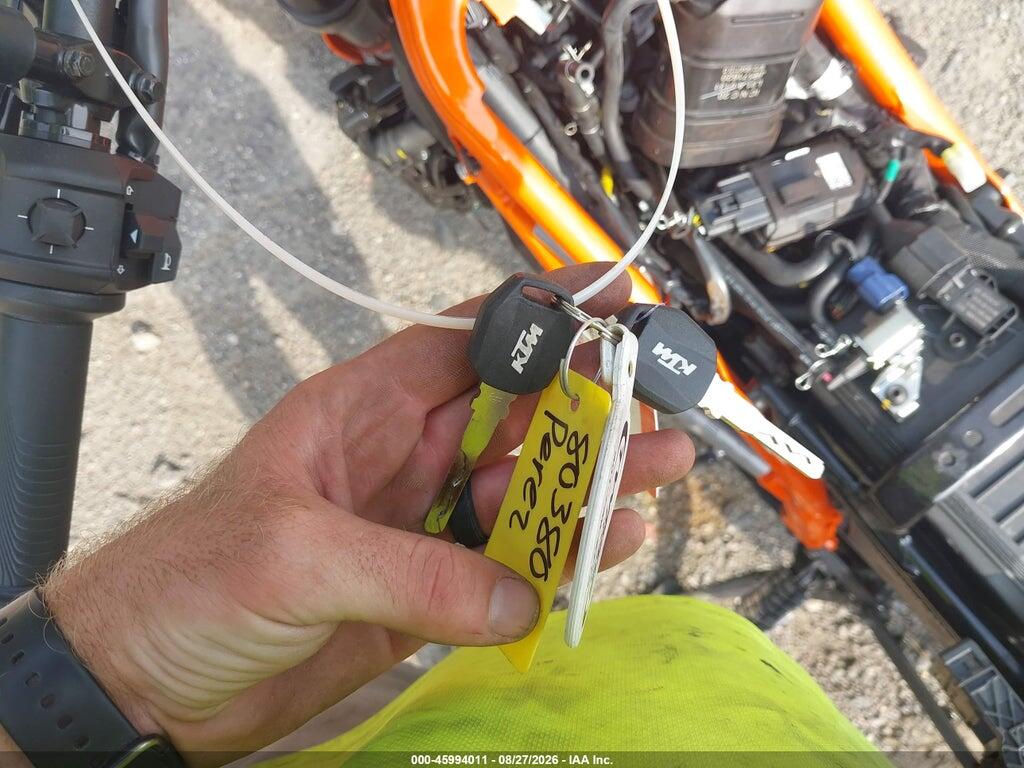 MD2J2J403SN200188 2025 KTM 690 photo no. 11