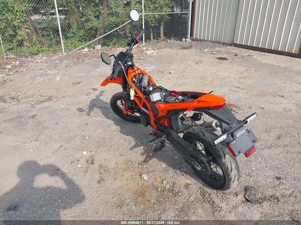 MD2J2J403SN200188 2025 KTM 690 photo no. 3