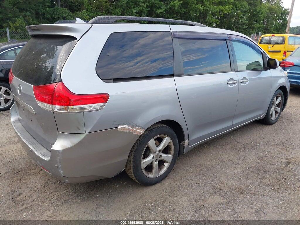 5TDDK3DC9BS029322 2011 TOYOTA SIENNA photo no. 4