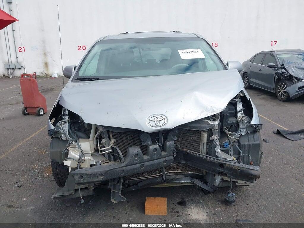 5TDXK3DC5BS099008 2011 TOYOTA SIENNA photo no. 12