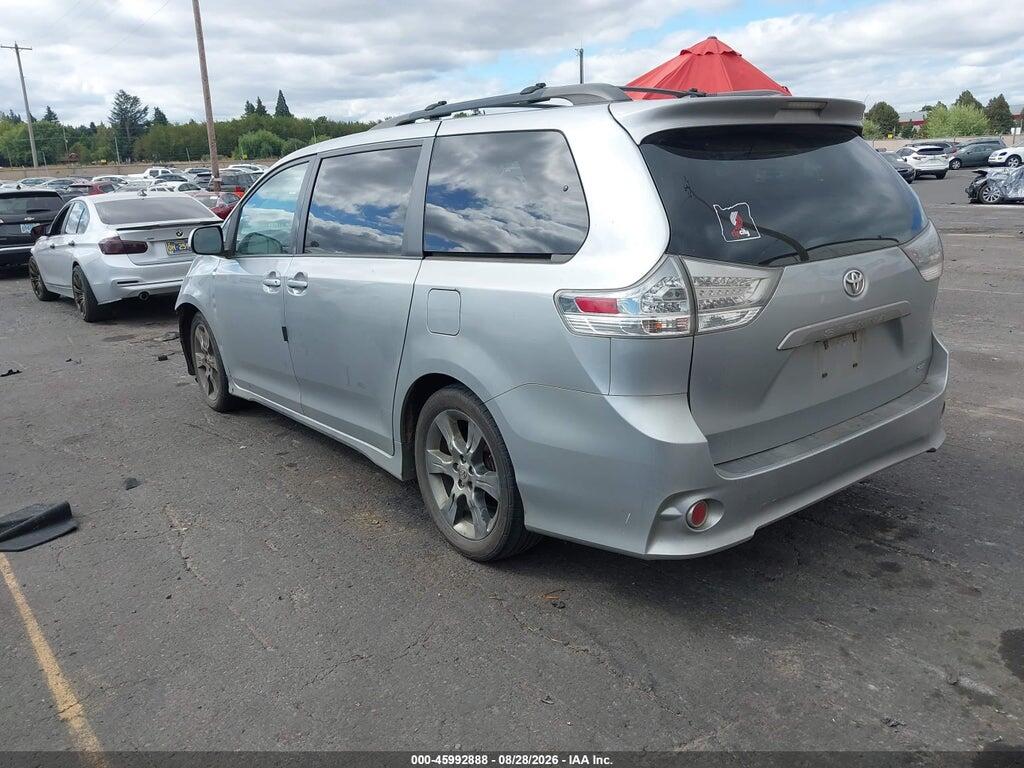 5TDXK3DC5BS099008 2011 TOYOTA SIENNA photo no. 3