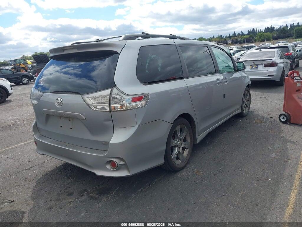 5TDXK3DC5BS099008 2011 TOYOTA SIENNA photo no. 4