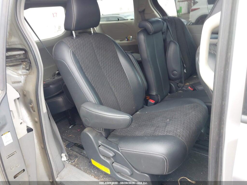 5TDXK3DC5BS099008 2011 TOYOTA SIENNA photo no. 8
