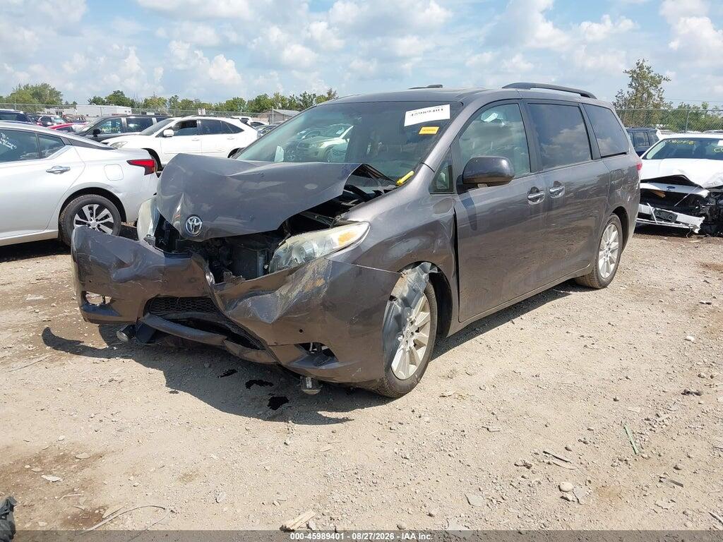 5TDYK3DCXBS099719 2011 TOYOTA SIENNA photo no. 2