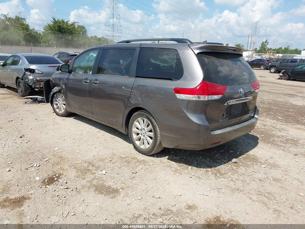 5TDYK3DCXBS099719 2011 TOYOTA SIENNA photo no. 3