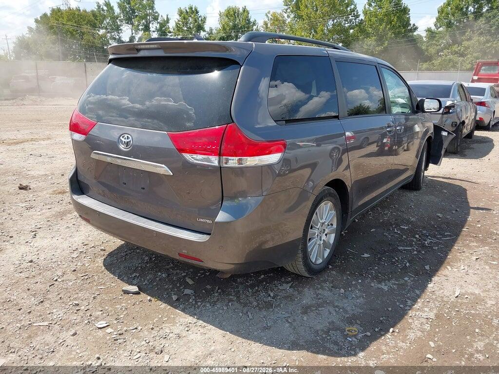 5TDYK3DCXBS099719 2011 TOYOTA SIENNA photo no. 4