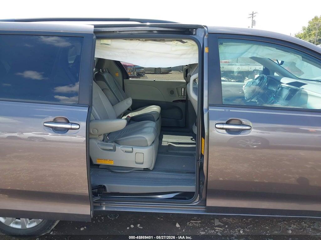 5TDYK3DCXBS099719 2011 TOYOTA SIENNA photo no. 8