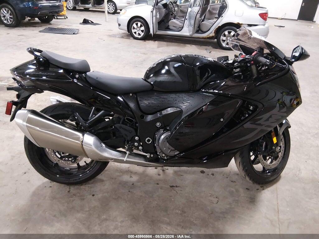 JS1EJ11B0S7100516 2025 SUZUKI GSX1300 photo no. 12