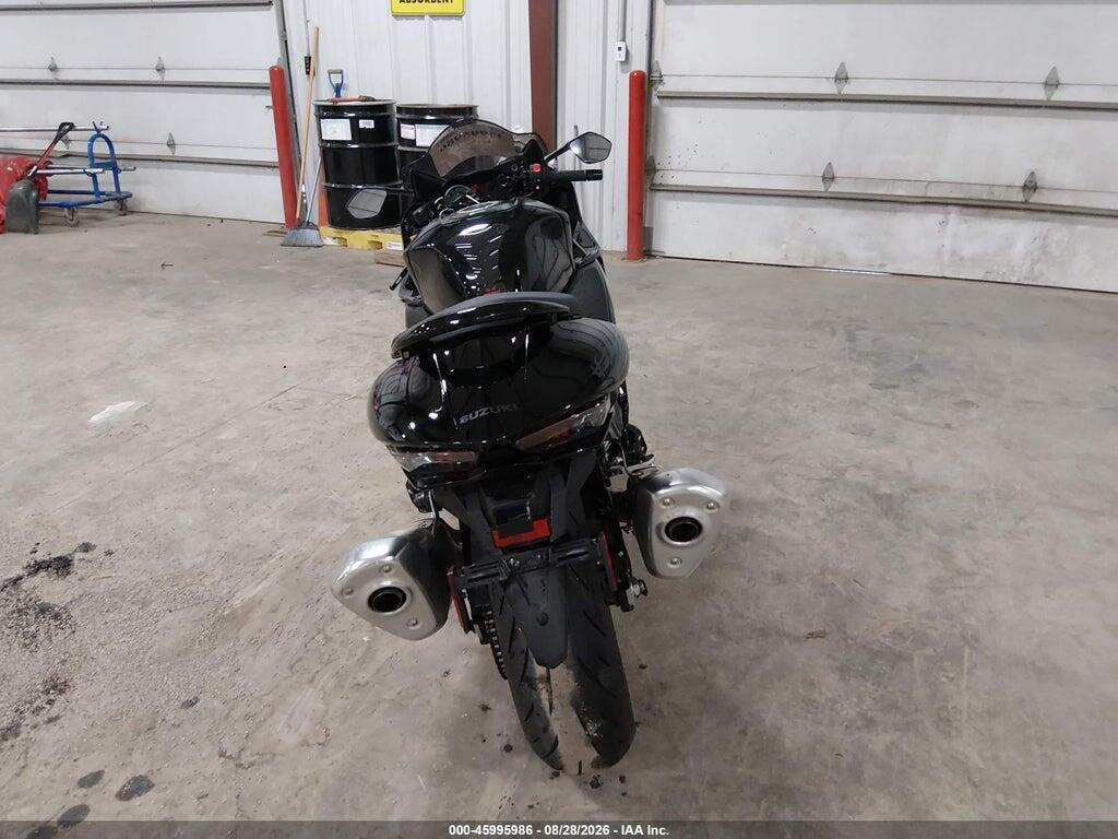 JS1EJ11B0S7100516 2025 SUZUKI GSX1300 photo no. 6