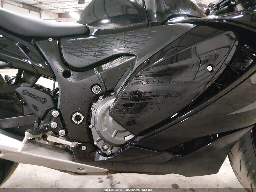 JS1EJ11B0S7100516 2025 SUZUKI GSX1300 photo no. 8