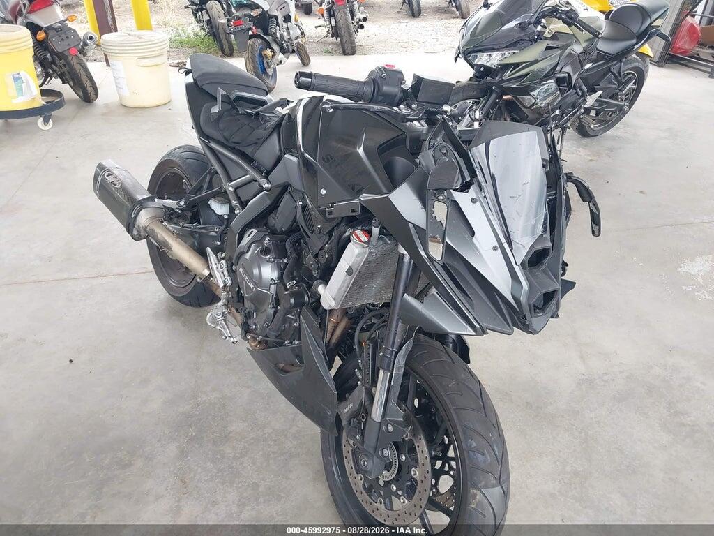2025 SUZUKI GSX800 JS1EM13BXS7101807