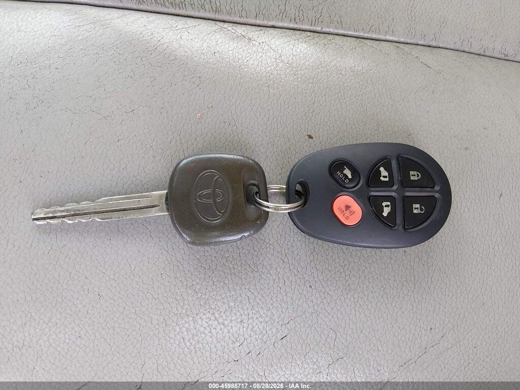 5TDYK3DC2CS225024 2012 TOYOTA SIENNA photo no. 11
