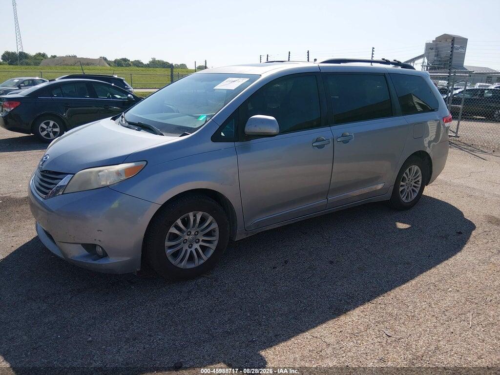 5TDYK3DC2CS225024 2012 TOYOTA SIENNA photo no. 2