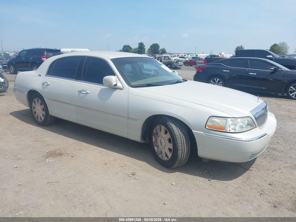 2005 LINCOLN TOWN CAR 1LNHM82W75Y664839