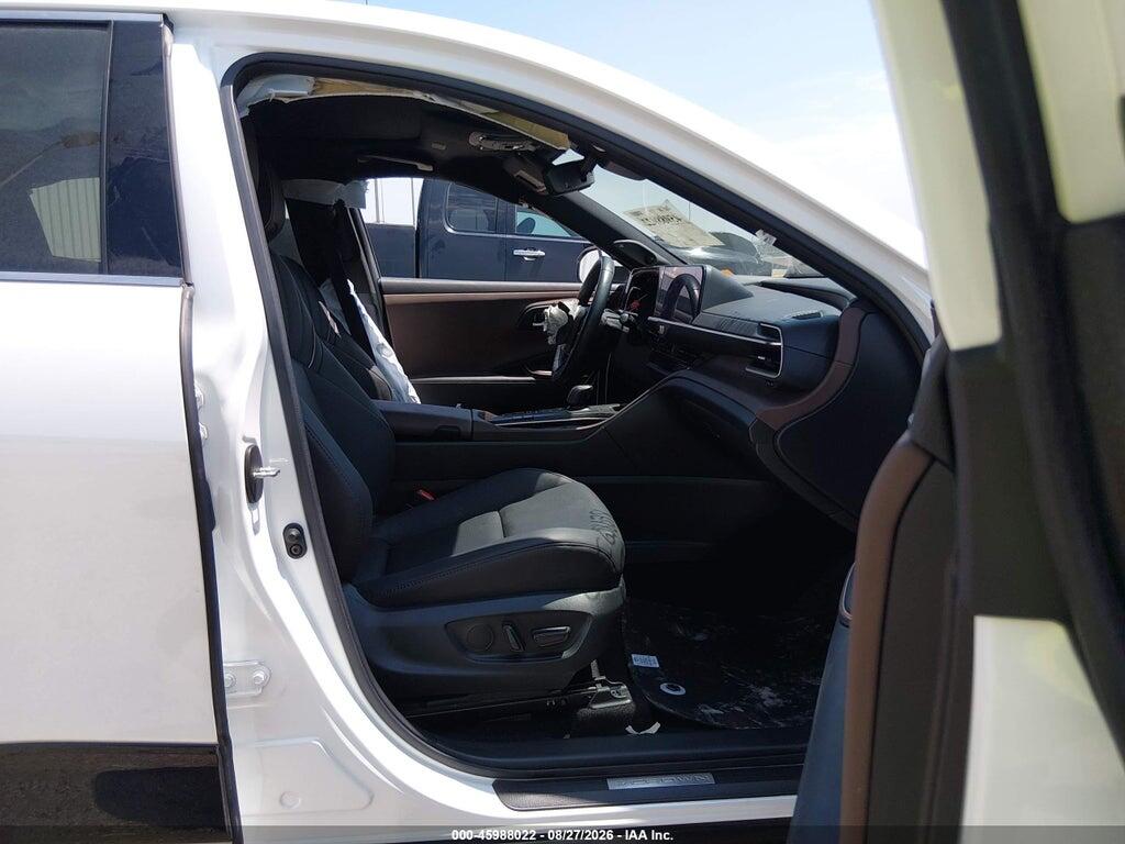JTDAAAAF1P3002441 2023 TOYOTA CROWN photo no. 5