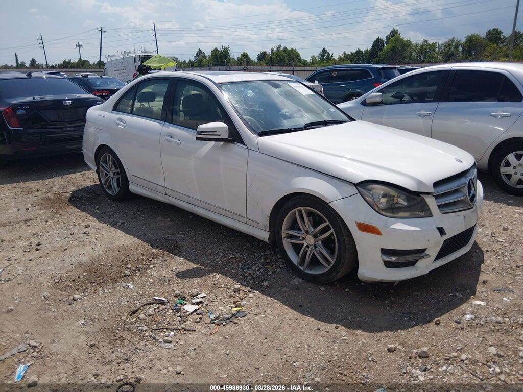 2013 MERCEDES-BENZ C 250 WDDGF4HB3DR258658
