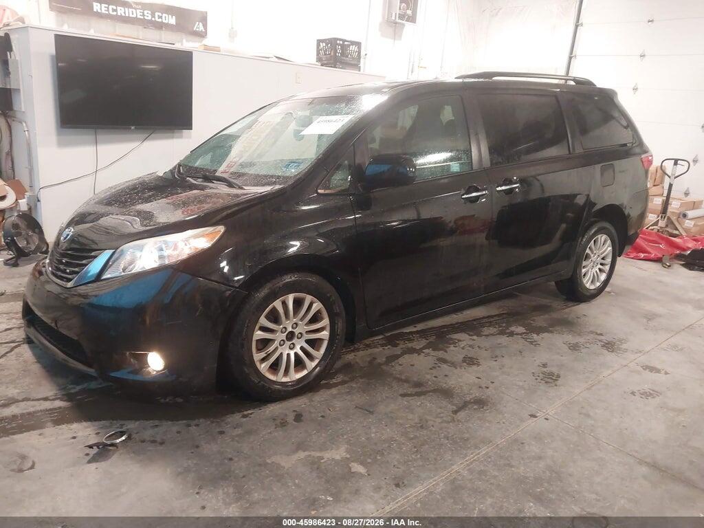 5TDYK3DC4FS572813 2015 TOYOTA SIENNA photo no. 2