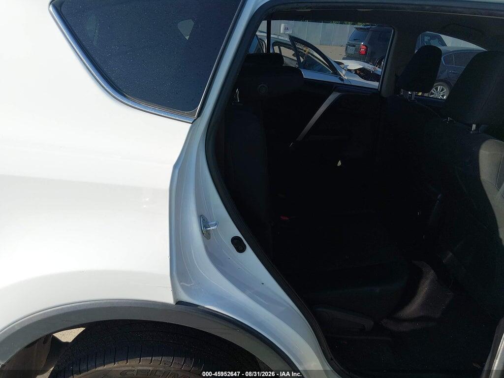 JTMZFREV5JJ185267 2018 TOYOTA RAV4 photo no. 8