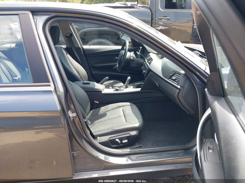 WBA8A3C33HA066908 2017 BMW 320I photo no. 5