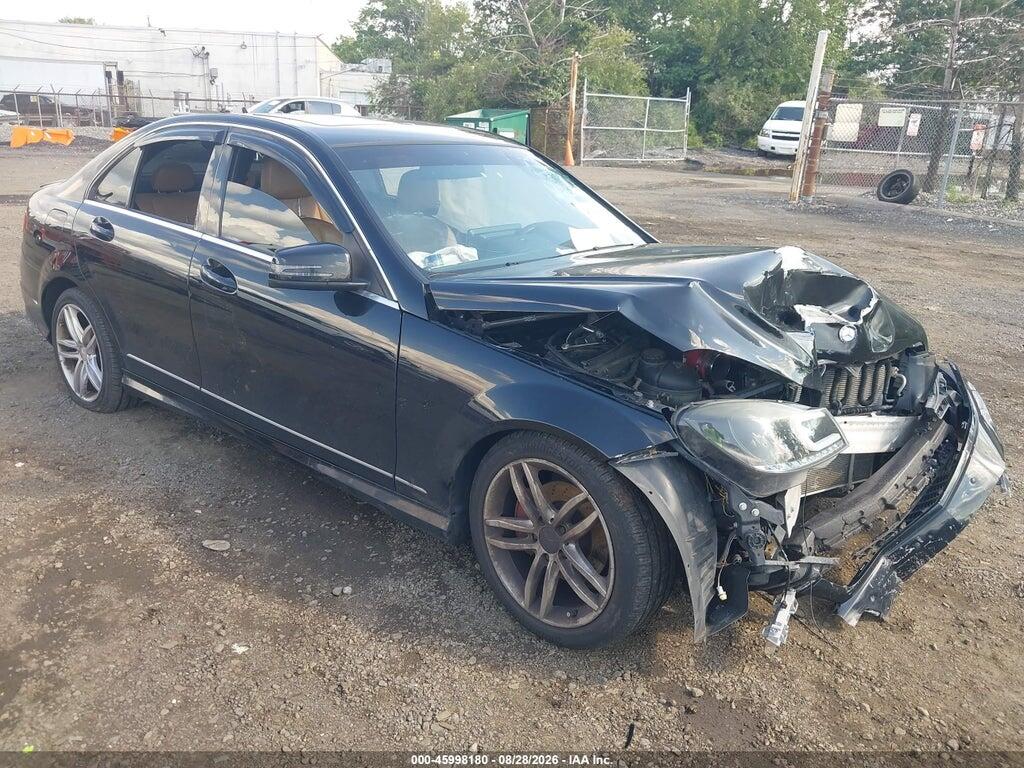2012 MERCEDES-BENZ C 300 WDDGF8BB6CA684440