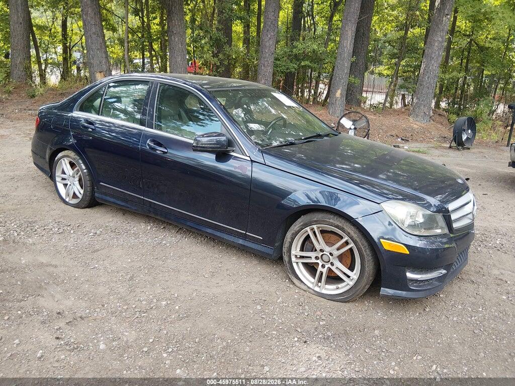 2012 MERCEDES-BENZ C 300 WDDGF8BB2CF907477