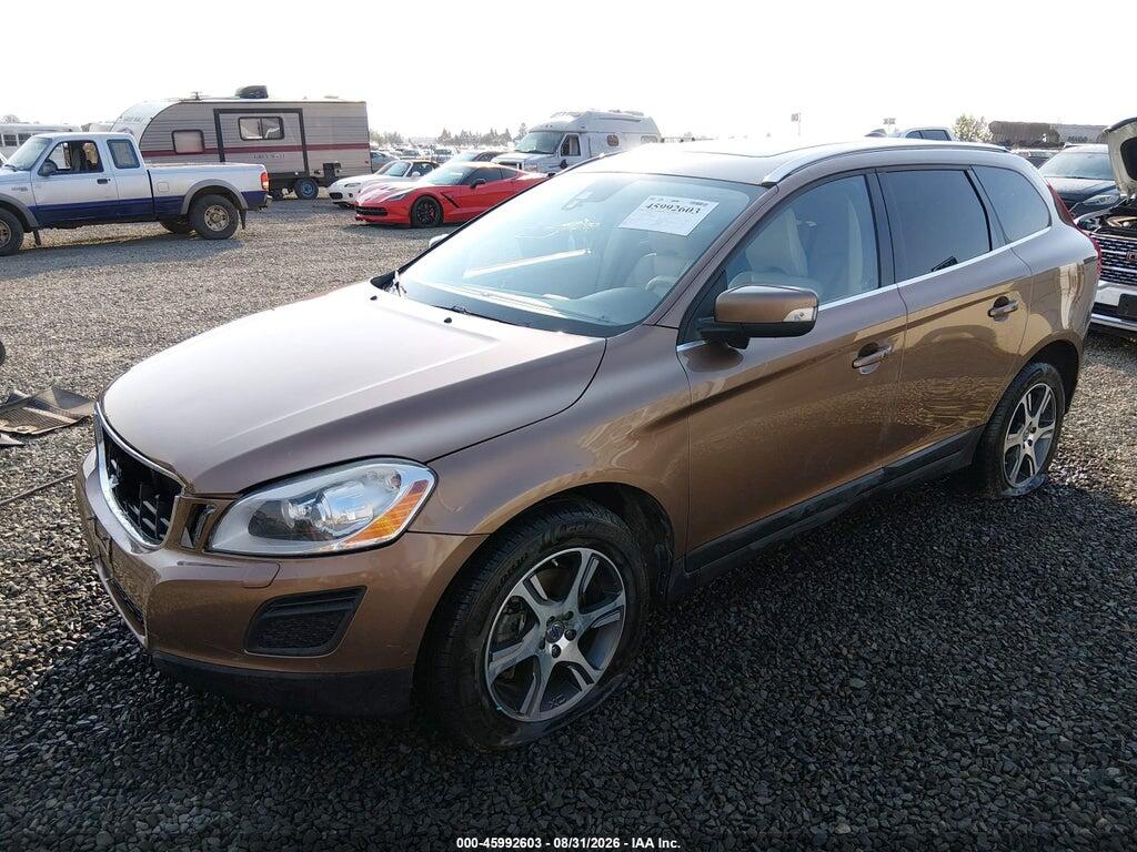 YV4902DZ8B2201886 2011 VOLVO XC60 photo no. 2