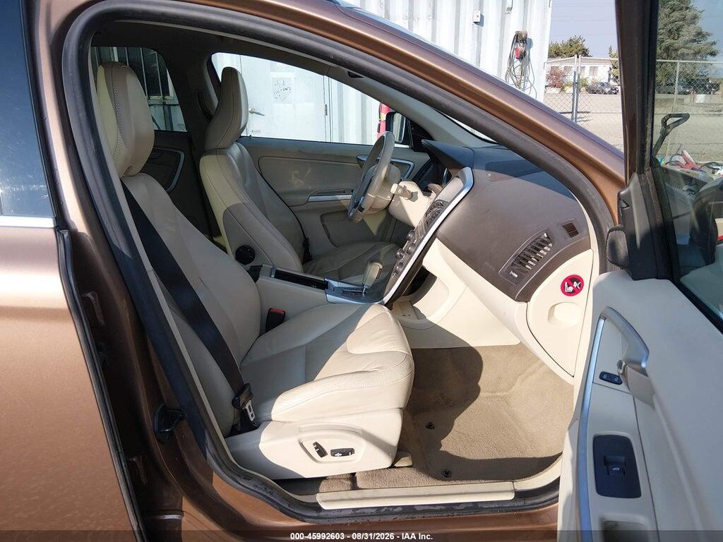 YV4902DZ8B2201886 2011 VOLVO XC60 photo no. 5