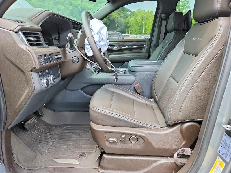 2024 GMC YUKON DENALI — Фото 7 из 13