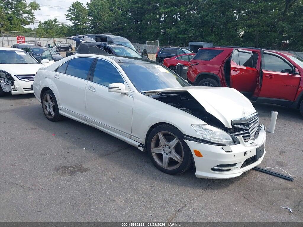 2011 MERCEDES-BENZ S 550 WDDNG8GB4BA365212