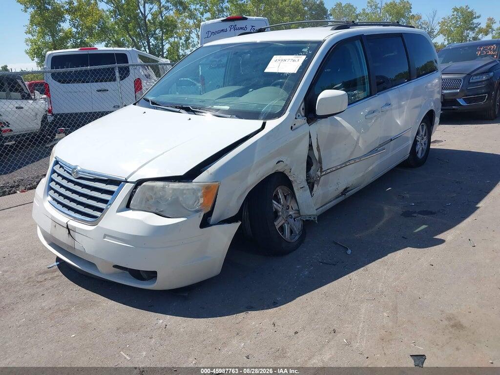 2A4RR5D15AR501125 2010 CHRYSLER TOWN & COUNTRY photo no. 2