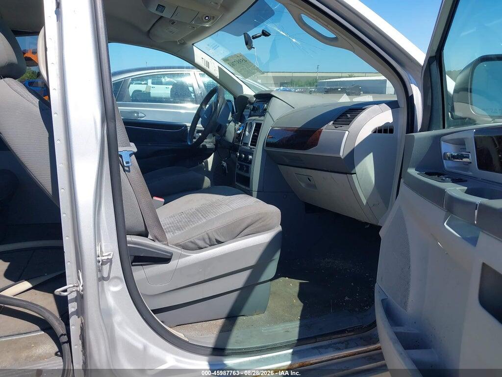 2A4RR5D15AR501125 2010 CHRYSLER TOWN & COUNTRY photo no. 5