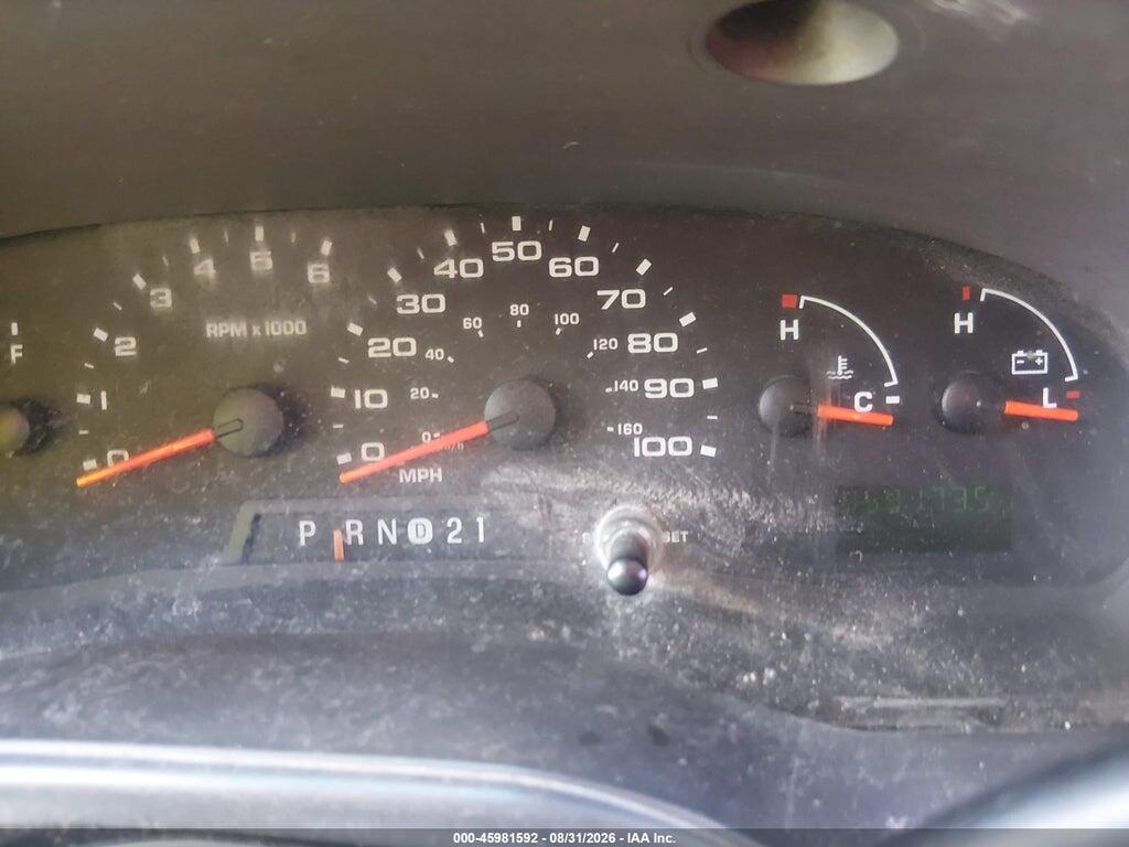 1FTRE14W44HA06470 2004 FORD E-150 photo no. 7