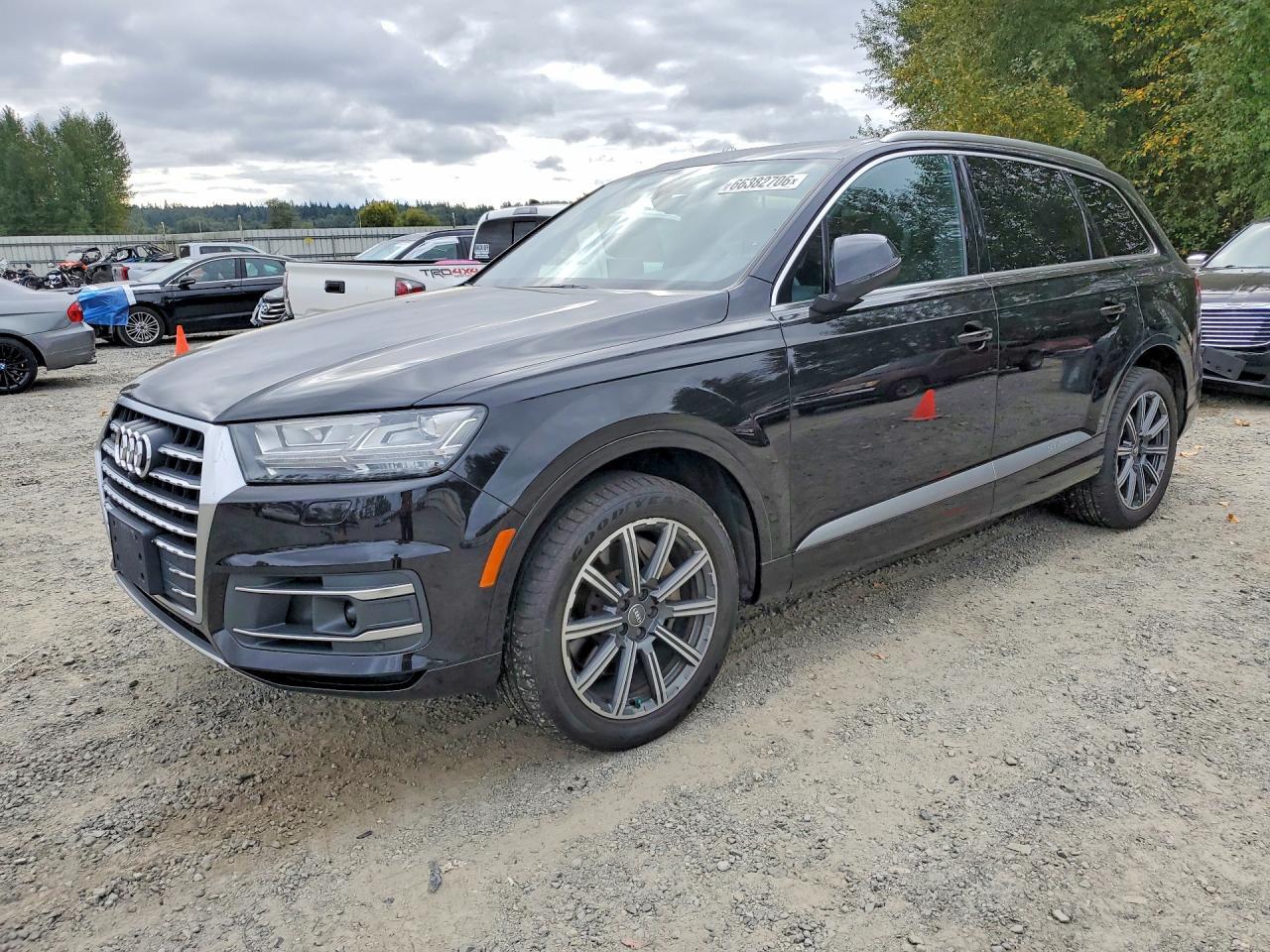 2017 AUDI Q7 WA1LAAF70HD017559