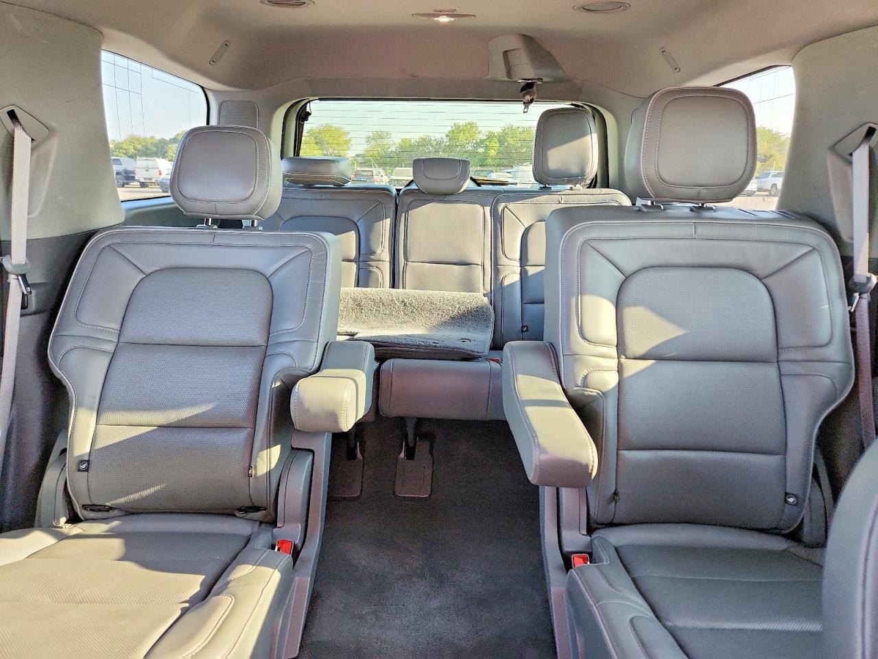 2019 LINCOLN NAVIGATOR RESERVE — Фото 10 из 13
