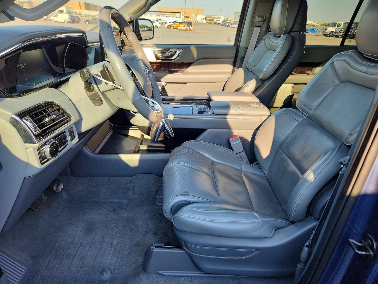2019 LINCOLN NAVIGATOR RESERVE — Фото 7 из 13