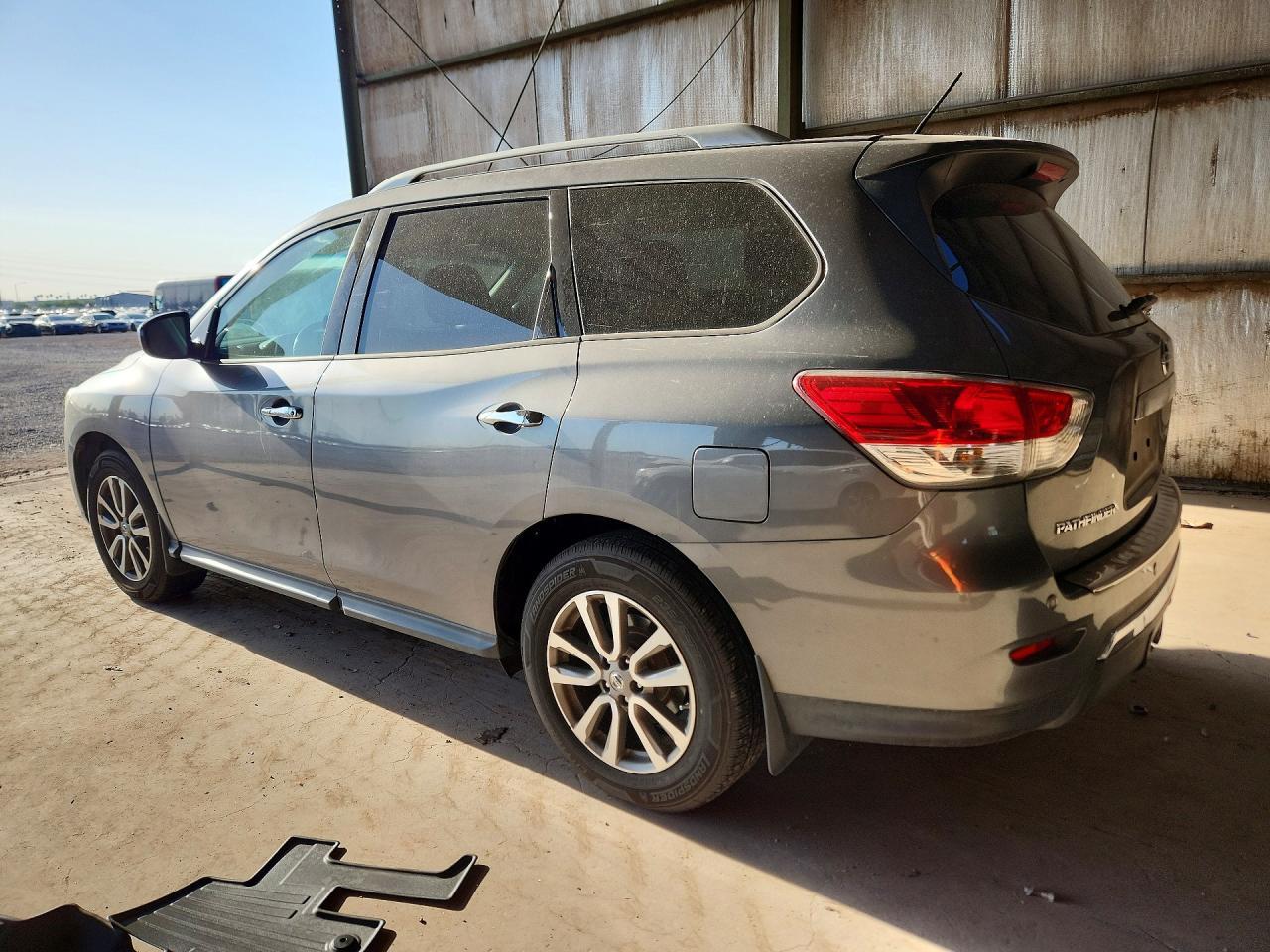 2016 NISSAN PATHFINDER SV — Фото 2 из 13