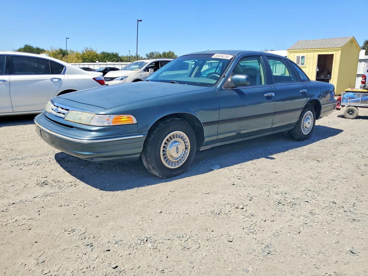1996 FORD CROWN VICTORIA 2FALP71W3TX174290