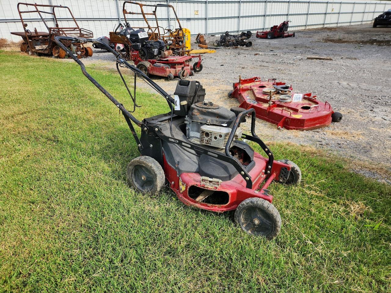2021 EXMARK MOWER 404574412