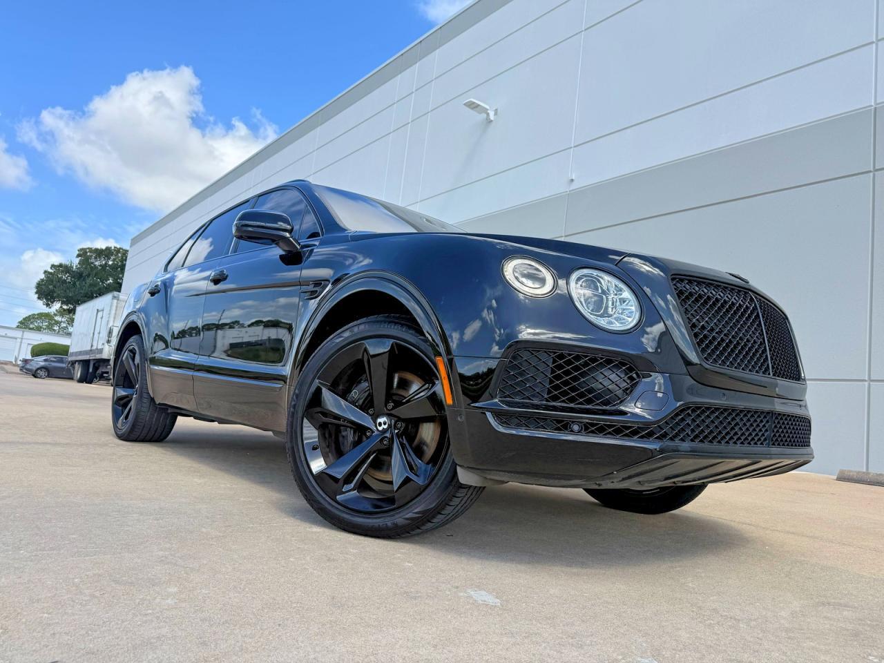 2017 BENTLEY BENTAYGA SJAAC2ZV8HC014584