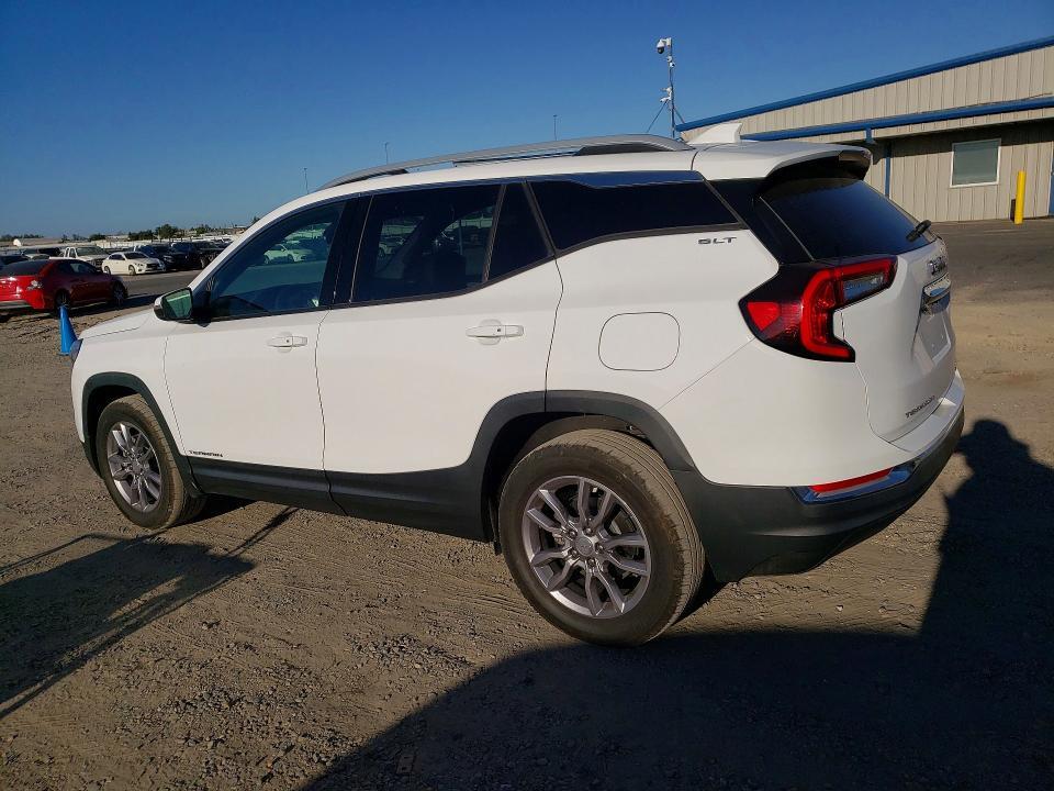 2024 GMC TERRAIN SLT — Фото 2 из 12