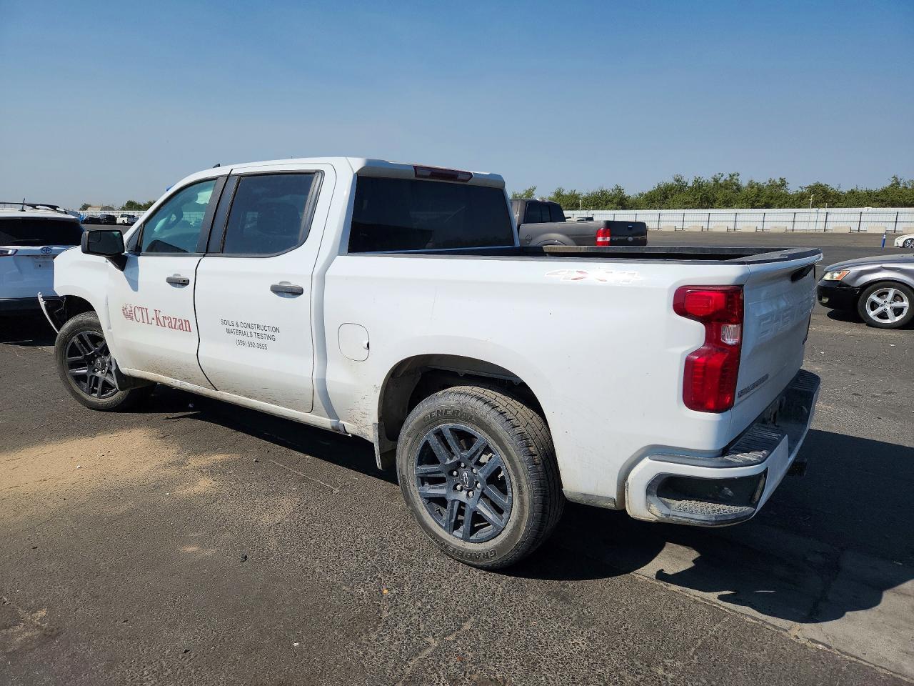 2023 CHEVROLET SILVERADO K1500 CUSTOM — Фото 2 из 12