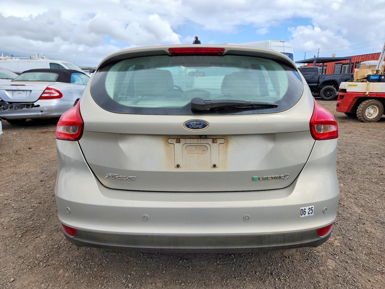 2016 FORD FOCUS BEV — Фото 6 из 12