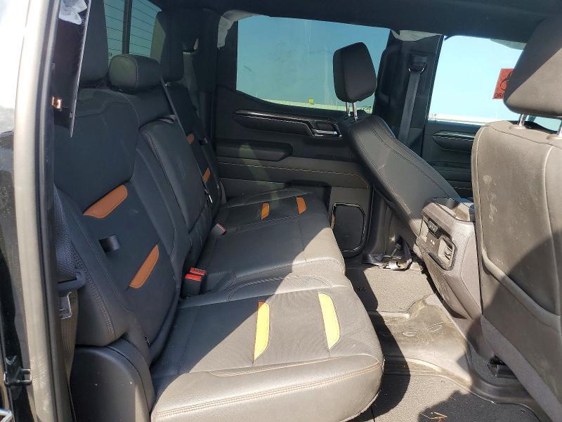 2024 GMC SIERRA K1500 AT4 — Фото 10 из 12