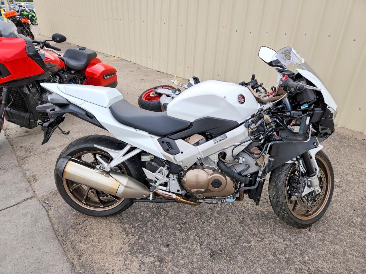 2015 HONDA VFR800 JH2RC7955FK100041